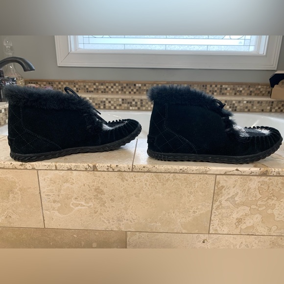 Sorel Out N About Fur Moccasin - Picture 5 of 7